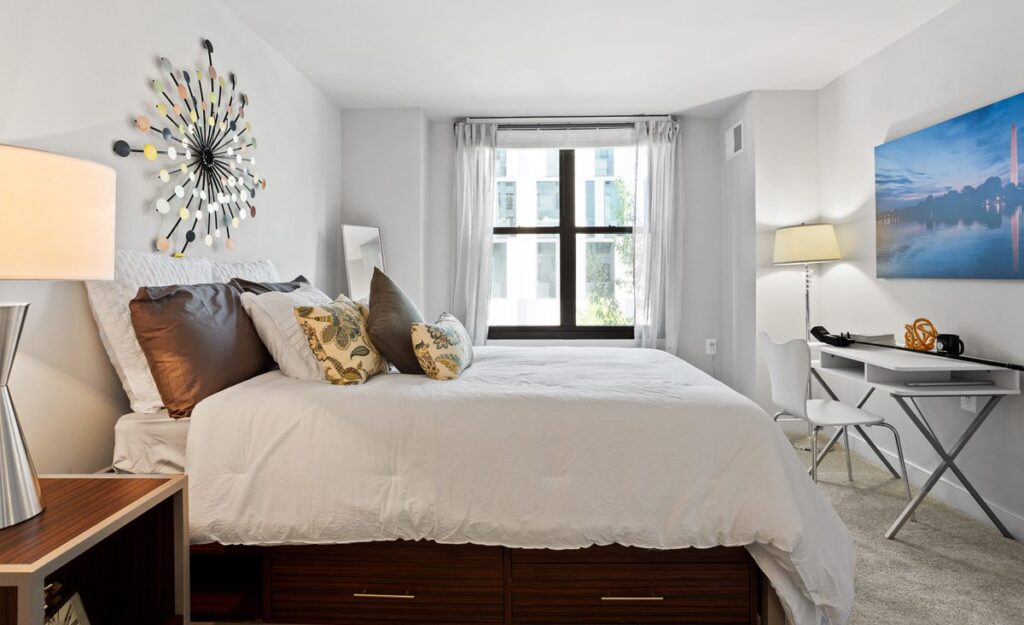 2 Bedroom Luxury Apartments in Foggy Bottom, DC